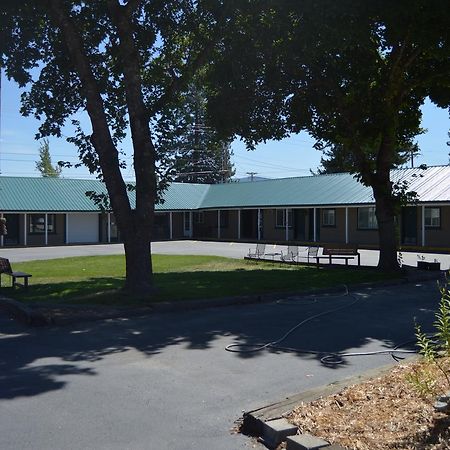 Newport Antler Motel Exterior photo